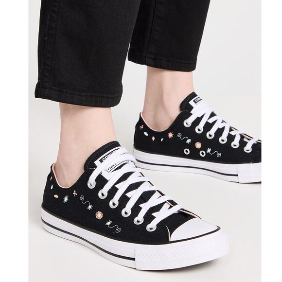 New Converse Chuck Taylor All Star Sneakers Women's Size 8 - Picture 1 of 10